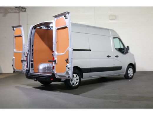 Renault Master 2.3 dCi 135pk L2 H2 Work Edition Airco Navigatie Camera ActivLease financial lease