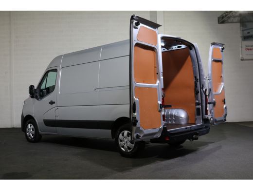Renault Master 2.3 dCi 135pk L2 H2 Work Edition Airco Navigatie Camera ActivLease financial lease