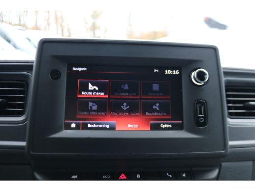 Renault Master 2.3 dCi 135pk L2 H2 Work Edition Airco Navigatie Camera ActivLease financial lease