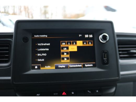 Renault Master 2.3 dCi 135pk L2 H2 Work Edition Airco Navigatie Camera ActivLease financial lease