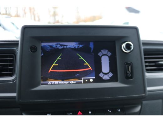 Renault Master 2.3 dCi 135pk L2 H2 Work Edition Airco Navigatie Camera ActivLease financial lease