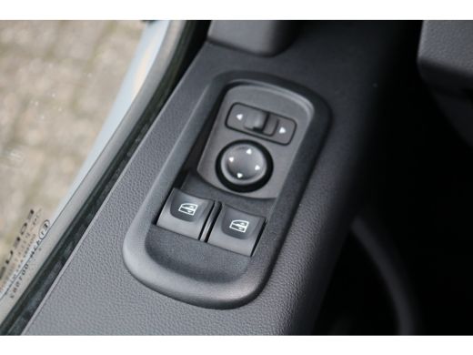 Renault Master 2.3 dCi 135pk L2 H2 Work Edition Airco Navigatie Camera ActivLease financial lease