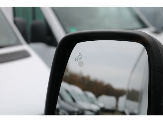 Renault Master 2.3 dCi 135pk L2 H2 Work Edition Airco Navigatie Camera ActivLease financial lease