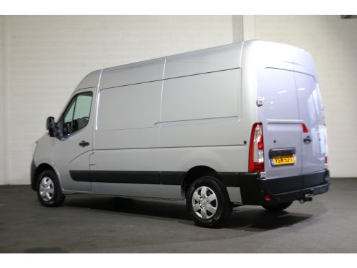 Renault Master 2.3 dCi 135pk L2 H2 Work Edition Airco Navigatie Camera ActivLease financial lease