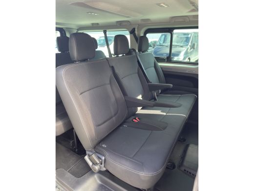 Renault Trafic Life 150pk L2 9-Persoons(Trekhaak - Camera - Keyless Entry - Navigatie - Airco - Apple Carplay) ActivLease financial lease