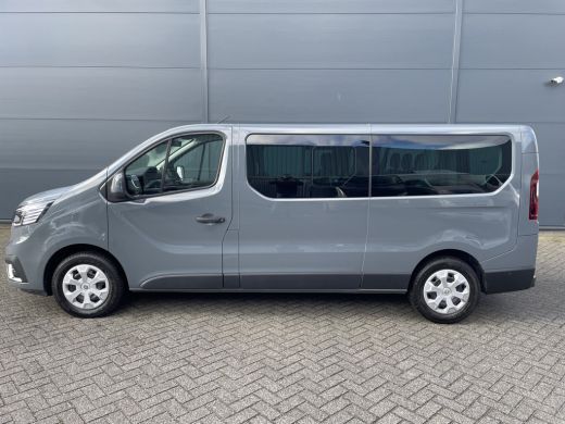 Renault Trafic Life 150pk L2 9-Persoons(Trekhaak - Camera - Keyless Entry - Navigatie - Airco - Apple Carplay) ActivLease financial lease
