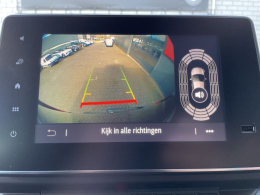 Renault Trafic Life 150pk L2 9-Persoons(Trekhaak - Camera - Keyless Entry - Navigatie - Airco - Apple Carplay) ActivLease financial lease