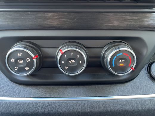 Renault Trafic Life 150pk L2 9-Persoons(Trekhaak - Camera - Keyless Entry - Navigatie - Airco - Apple Carplay) ActivLease financial lease