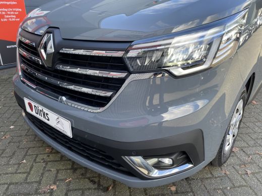 Renault Trafic Life 150pk L2 9-Persoons(Trekhaak - Camera - Keyless Entry - Navigatie - Airco - Apple Carplay) ActivLease financial lease