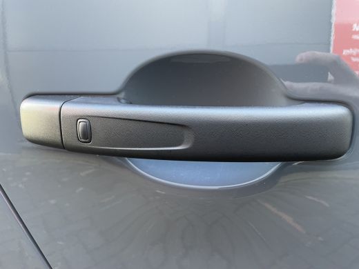 Renault Trafic Life 150pk L2 9-Persoons(Trekhaak - Camera - Keyless Entry - Navigatie - Airco - Apple Carplay) ActivLease financial lease