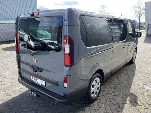 Renault Trafic Life 150pk L2 9-Persoons(Trekhaak - Camera - Keyless Entry - Navigatie - Airco - Apple Carplay) ActivLease financial lease