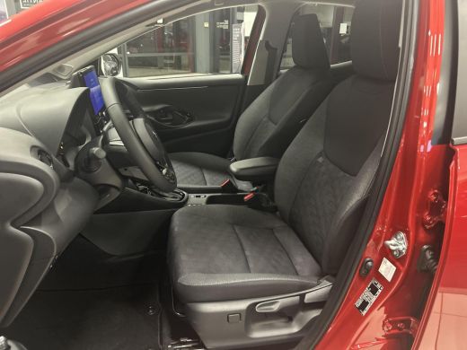 Toyota Yaris 1.5 Hybrid 115 Dynamic ActivLease financial lease