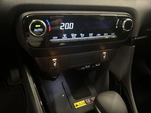 Toyota Yaris 1.5 Hybrid 115 Dynamic ActivLease financial lease