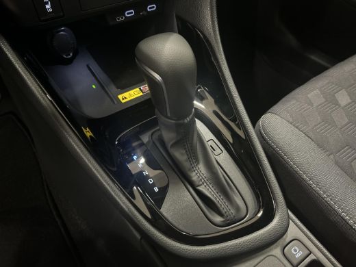 Toyota Yaris 1.5 Hybrid 115 Dynamic ActivLease financial lease