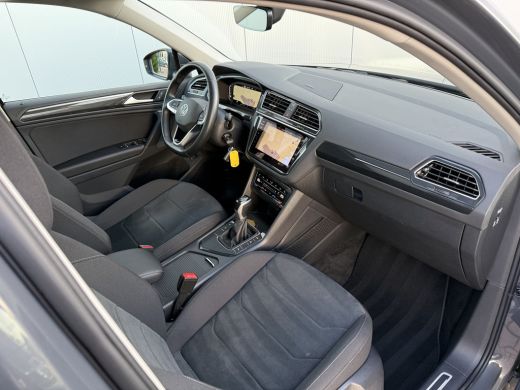 Volkswagen Tiguan 1.4 TSI eHybrid 245pk Elegance | Pano dak |Trekhaak ActivLease financial lease