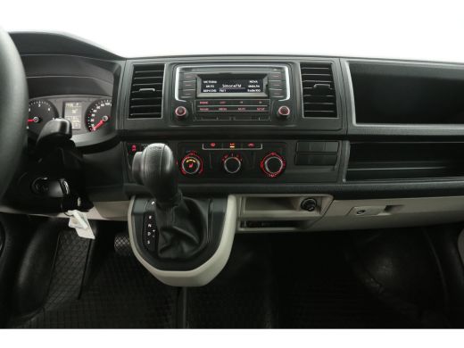 Volkswagen Transporter 2.0 TDI L2H1 | Aut. | Airco | Cruise | 3-Zits | Trekh. | Parkeersens. | Stoelverw. ActivLease financial lease