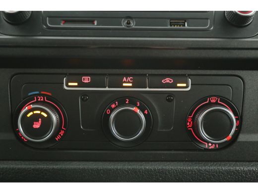 Volkswagen Transporter 2.0 TDI L2H1 | Aut. | Airco | Cruise | 3-Zits | Trekh. | Parkeersens. | Stoelverw. ActivLease financial lease