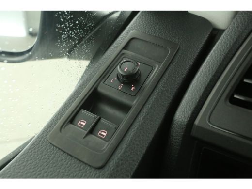 Volkswagen Transporter 2.0 TDI L2H1 | Aut. | Airco | Cruise | 3-Zits | Trekh. | Parkeersens. | Stoelverw. ActivLease financial lease