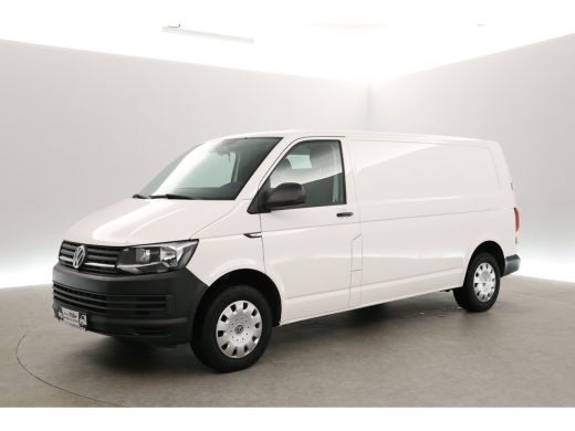 Volkswagen Transporter 2.0 TDI L2H1 | Aut. | Airco | Cruise | 3-Zits | Trekh. | Parkeersens. | Stoelverw. ActivLease financial lease