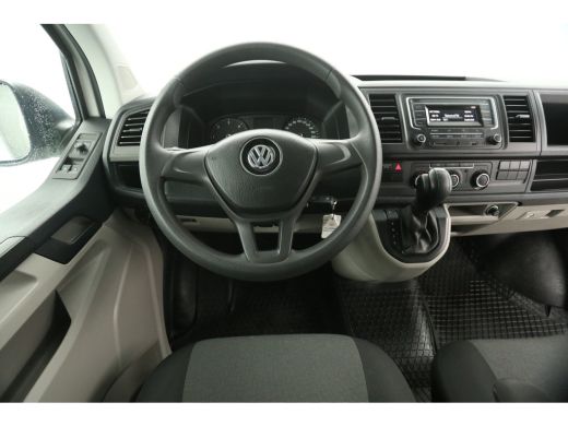 Volkswagen Transporter 2.0 TDI L2H1 | Aut. | Airco | Cruise | 3-Zits | Trekh. | Parkeersens. | Stoelverw. ActivLease financial lease