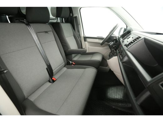Volkswagen Transporter 2.0 TDI L2H1 | Aut. | Airco | Cruise | 3-Zits | Trekh. | Parkeersens. | Stoelverw. ActivLease financial lease