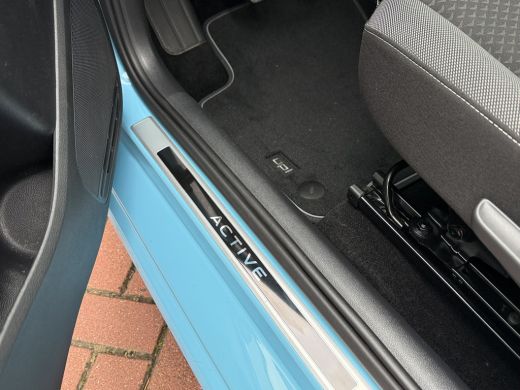 Volkswagen up! 1.0 Active 65pk | Cruise | Camera ActivLease financial lease