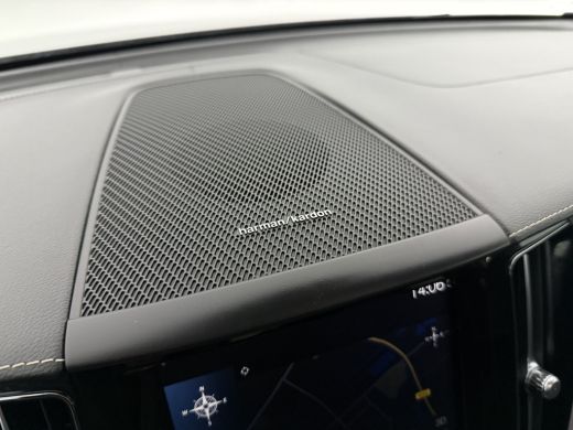 Volvo  XC60 2.0 Recharge T8 AWD R-Design | SOH 83% | Pano | H/K | HuD | Memory | Stoel/Stuurverw. | Virtual |... ActivLease financial lease