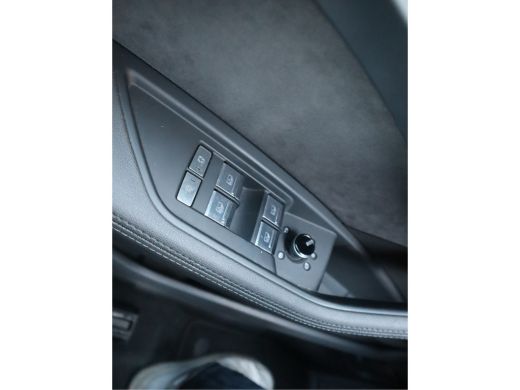 Audi e-tron 50 quattro Business edition Plus 71 kWh / Panoramadak / Sportstoelen / SOH 91% ActivLease financial lease