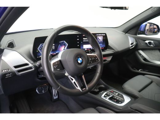 BMW 1 Serie 120 M Sport Automaat / Sportstoelen / Achteruitrijcamera / M Adaptief onderstel / Comfort Access ... ActivLease financial lease