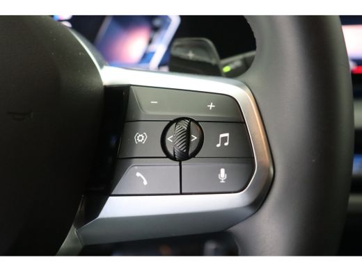 BMW 1 Serie 120 M Sport Automaat / Sportstoelen / Achteruitrijcamera / M Adaptief onderstel / Comfort Access ... ActivLease financial lease