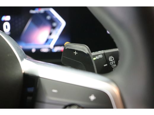 BMW 1 Serie 120 M Sport Automaat / Sportstoelen / Achteruitrijcamera / M Adaptief onderstel / Comfort Access ... ActivLease financial lease