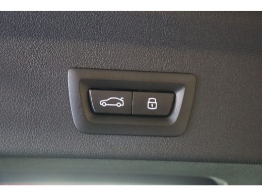 BMW 1 Serie 120 M Sport Automaat / Sportstoelen / Achteruitrijcamera / M Adaptief onderstel / Comfort Access ... ActivLease financial lease