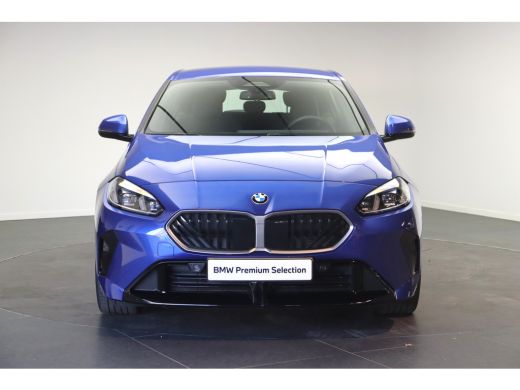 BMW 1 Serie 120 M Sport Automaat / Sportstoelen / Achteruitrijcamera / M Adaptief onderstel / Comfort Access ... ActivLease financial lease