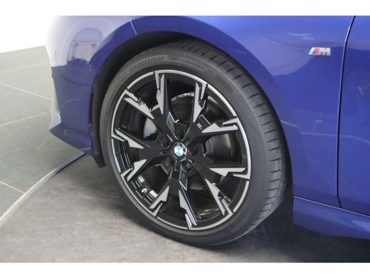 BMW 1 Serie 120 M Sport Automaat / Sportstoelen / Achteruitrijcamera / M Adaptief onderstel / Comfort Access ... ActivLease financial lease