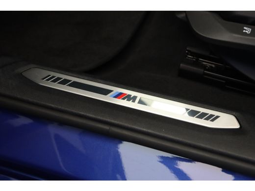 BMW 1 Serie 120 M Sport Automaat / Sportstoelen / Achteruitrijcamera / M Adaptief onderstel / Comfort Access ... ActivLease financial lease