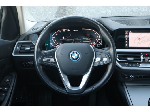 BMW 3 Serie Touring 330e xDrive Business Edition Plus Pano dak / Laser / Sportstoelen / Leder / ActivLease financial lease