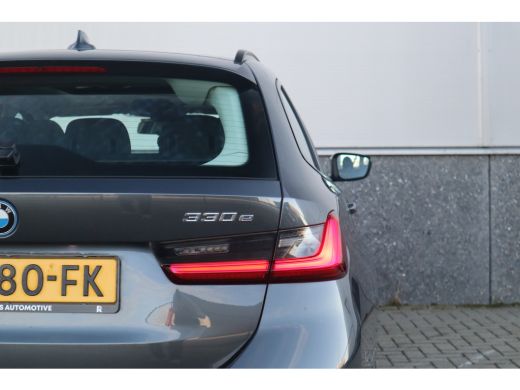 BMW 3 Serie Touring 330e xDrive Business Edition Plus Pano dak / Laser / Sportstoelen / Leder / ActivLease financial lease