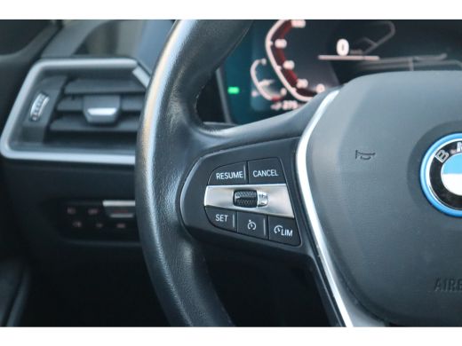 BMW 3 Serie Touring 330e xDrive Business Edition Plus Pano dak / Laser / Sportstoelen / Leder / ActivLease financial lease