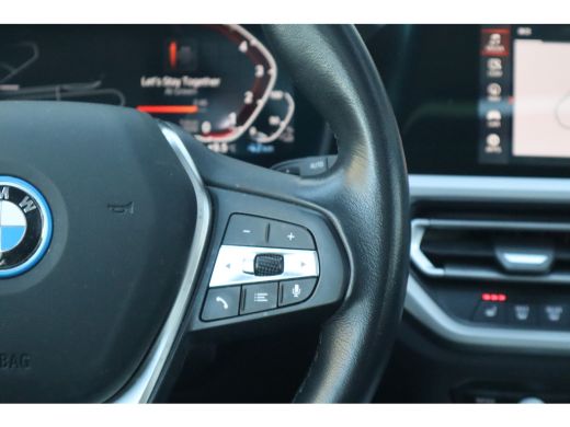 BMW 3 Serie Touring 330e xDrive Business Edition Plus Pano dak / Laser / Sportstoelen / Leder / ActivLease financial lease