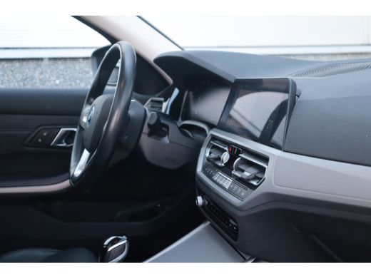 BMW 3 Serie Touring 330e xDrive Business Edition Plus Pano dak / Laser / Sportstoelen / Leder / ActivLease financial lease