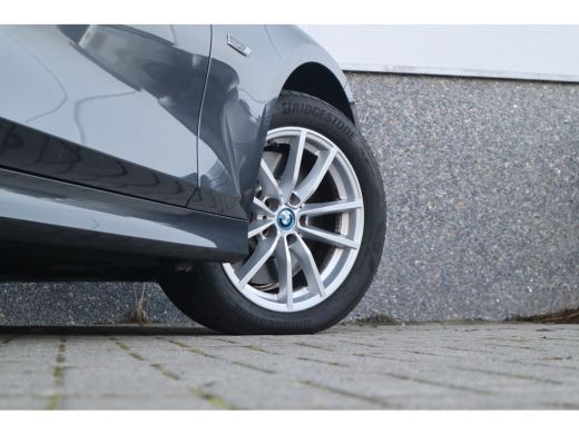 BMW 3 Serie Touring 330e xDrive Business Edition Plus Pano dak / Laser / Sportstoelen / Leder / ActivLease financial lease