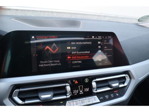 BMW 3 Serie Touring 330e xDrive Business Edition Plus Pano dak / Laser / Sportstoelen / Leder / ActivLease financial lease