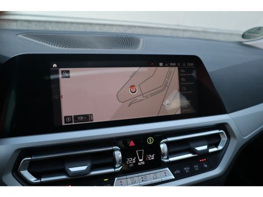 BMW 3 Serie Touring 330e xDrive Business Edition Plus Pano dak / Laser / Sportstoelen / Leder / ActivLease financial lease