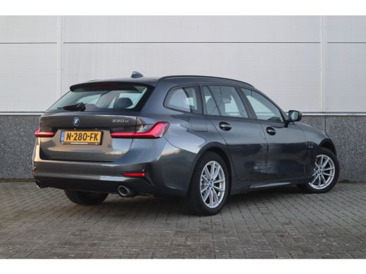 BMW 3 Serie Touring 330e xDrive Business Edition Plus Pano dak / Laser / Sportstoelen / Leder / ActivLease financial lease