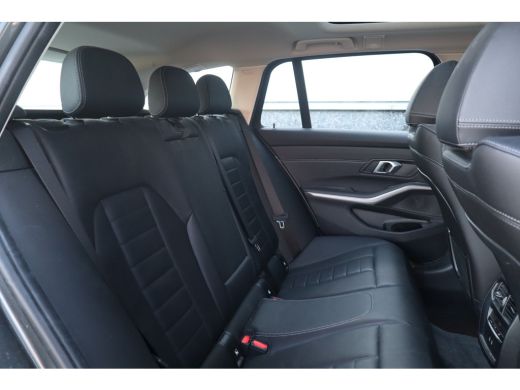 BMW 3 Serie Touring 330e xDrive Business Edition Plus Pano dak / Laser / Sportstoelen / Leder / ActivLease financial lease