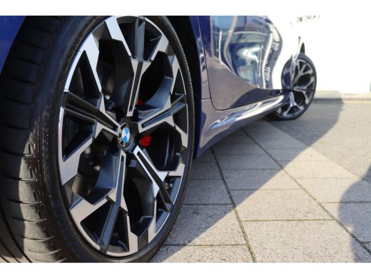 BMW 3 Serie Touring 330i xDrive High Executive M Sport Automaat / Panoramadak / Trekhaak / Sportstoelen / M S... ActivLease financial lease