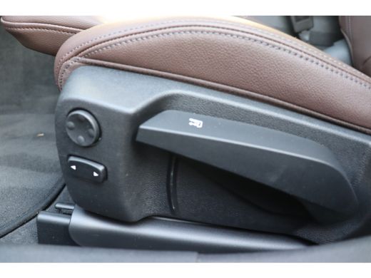 BMW 3 Serie Touring 330i xDrive High Executive M Sport Automaat / Panoramadak / Trekhaak / Sportstoelen / M S... ActivLease financial lease