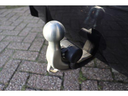 BMW 3 Serie Touring 330i xDrive High Executive M Sport Automaat / Panoramadak / Trekhaak / Sportstoelen / M S... ActivLease financial lease