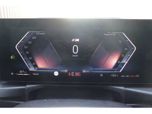 BMW 3 Serie Touring 330i xDrive High Executive M Sport Automaat / Panoramadak / Trekhaak / Sportstoelen / M S... ActivLease financial lease