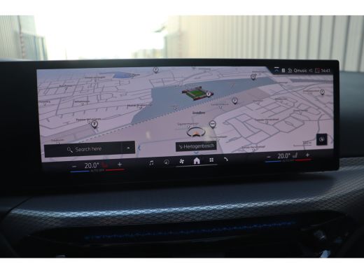 BMW 3 Serie Touring 330i xDrive High Executive M Sport Automaat / Panoramadak / Trekhaak / Sportstoelen / M S... ActivLease financial lease